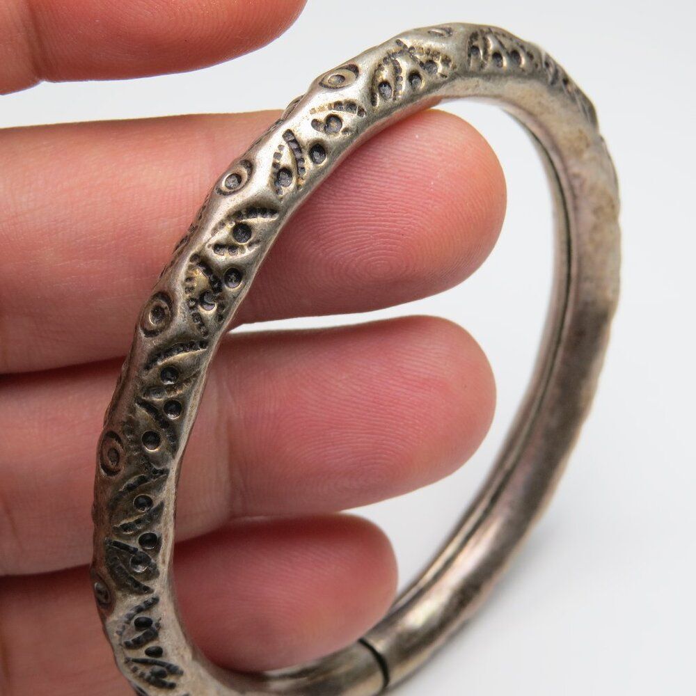 Lady's Silver plated Tibbet Fashion Bangle Bracelet